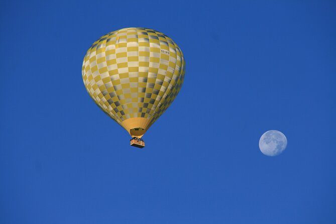 Cappadocia Balloon Ride with Breakfast, Champagne AT GOREME OVER - Comfort rules: clothing, footwear, and getting into the basket