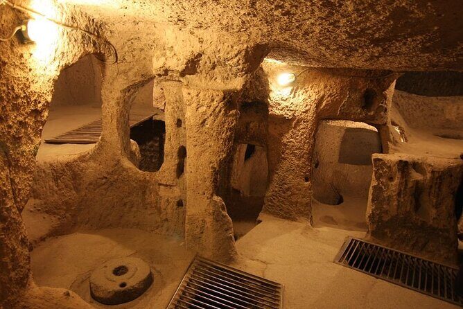 Cappadocia Mix Tour Half Green Tour and Half Red Tour - Zelve Open Air Museum and Devrent Valley: Frescoes and Rock Imagination