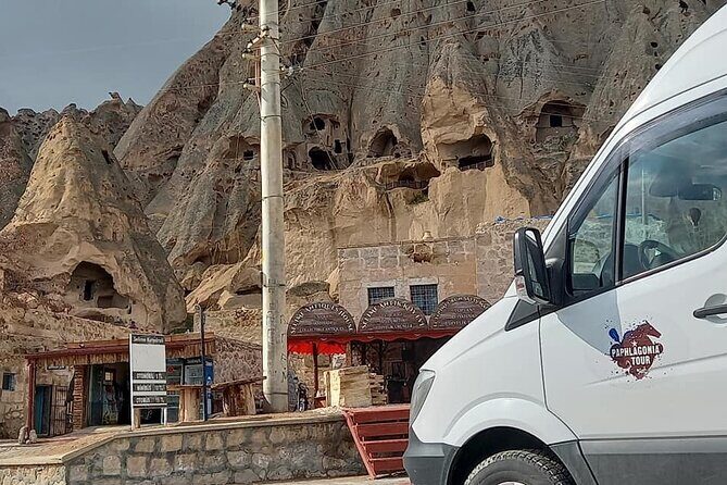 One way Transfer from Nevşehir Airport to Cappadocia Hotels - English-Speaking Driver and WhatsApp Clarity
