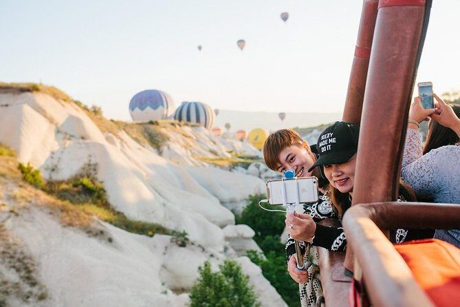 Sunrise Hot Air Balloon Flight Experience over Cappadocia - Comfort, Clothing, and What to Bring for an Early-Dawn Basket